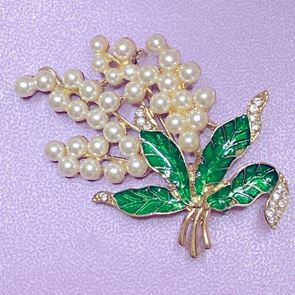 💛 Vintage Gold Plated Pearl & Crystal Brooch